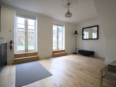 Flat to rent in Hackney Road, London E2