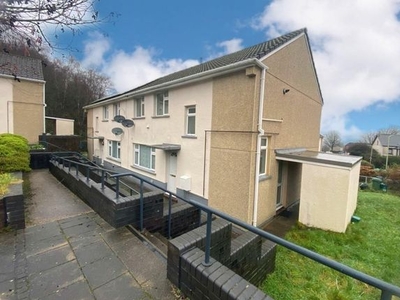 Flat to rent in Heol-Y-Mynydd, Aberdare CF44