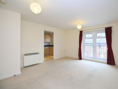Flat to rent in Holland Close, Loughborough LE11