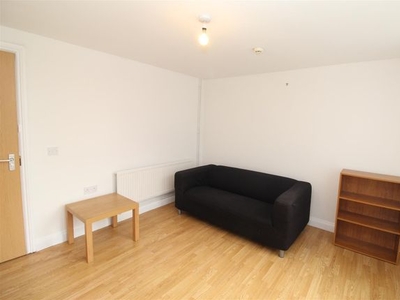 Flat to rent in Inverness Place, Roath, Cardiff CF24