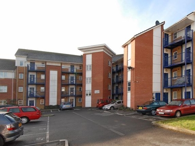 Flat to rent in Kennet Walk, Reading RG1