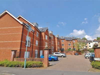 Flat to rent in Little Mill Court, Stroud, Gloucestershire GL5