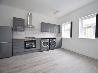 Flat to rent in Minny Street, Cathays CF24