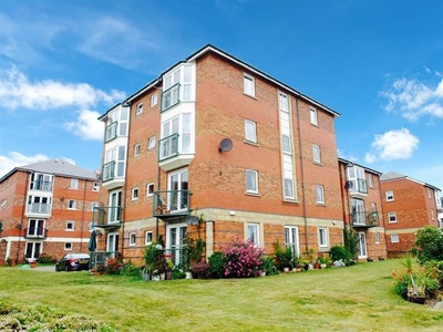 Flat to rent in Nelson House, Oxford Street, Tynemouth NE30