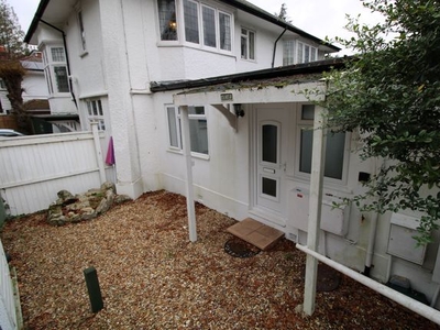 Flat to rent in Nelson Road, Poole BH12