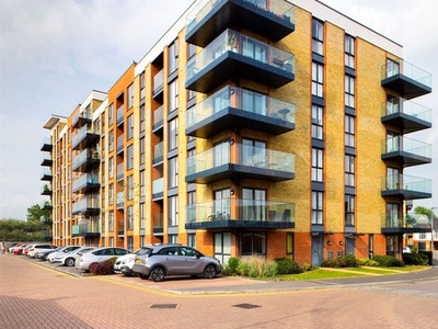 Flat to rent in Oscar Wilde Road, Reading, Berkshire RG1