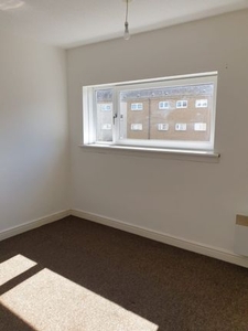 Flat to rent in Paxstone Crescent, Harthill, North Lanarkshire ML7