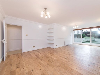 Flat to rent in Platts Lane, Hampstead NW3