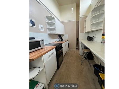 Flat to rent in Queens Road, Nuneaton CV11
