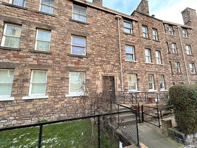 Flat to rent in Richmond Place, Newington, Edinburgh EH8
