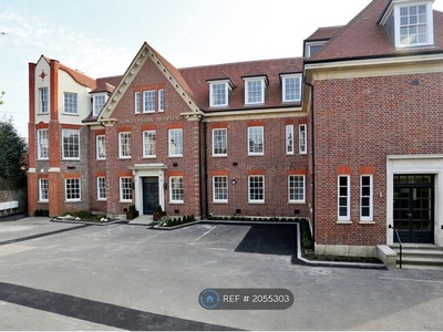 Flat to rent in Royal Wells Court, Tunbridge Wells TN1