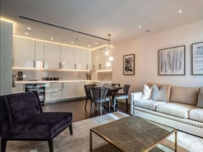 Flat to rent in The Residence, 6-8 Charles Clowes Walk, London SW11