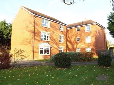 Flat to rent in Thorpe Court, Solihull B91