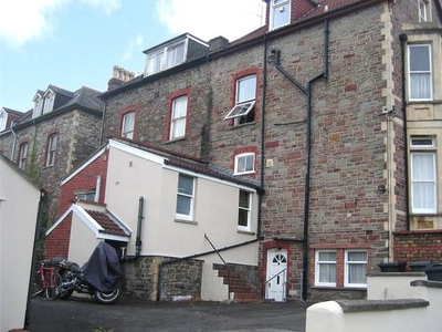 Flat to rent in Walsingham Road, St. Andrews, Bristol BS6