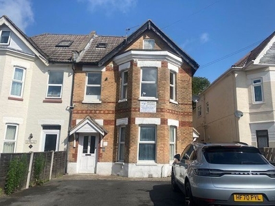 Studio to rent in Westby Road, Bournemouth BH5