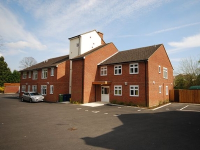 Flat to rent in Whitebines, The Fairfield, Farnham, Surrey GU9
