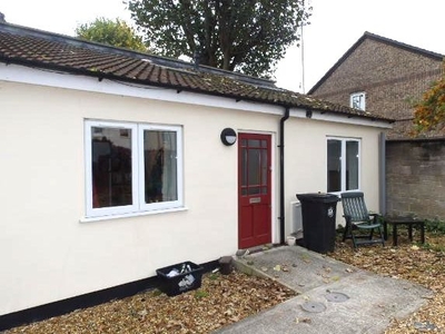 Mews house to rent in Gilbert Road, Bristol BS5