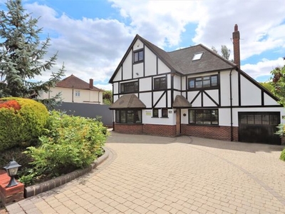 Property for sale in Meadow Way, Chigwell IG7