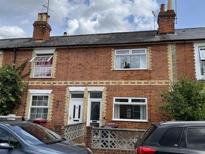 Property to rent in Donnington Gardens, Reading RG1