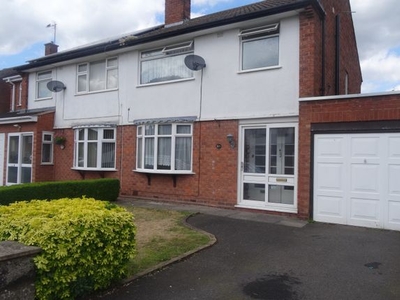 Property to rent in Farmbrook Avenue, Wolverhampton WV10