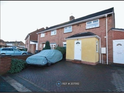 Semi-detached house to rent in Abingdon Road, Wolverhampton WV1