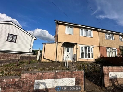 Semi-detached house to rent in Greenhill Road, Rugby CV22
