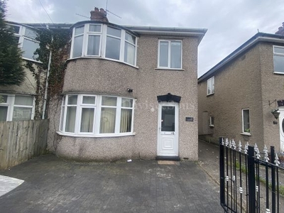Semi-detached house to rent in Wayfield Crescent, Cwmbran, Torfaen. NP44