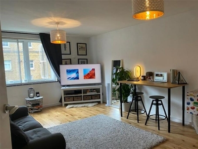 Studio apartment for rent in Cumberland Terrace Mews, Regents Park NW1