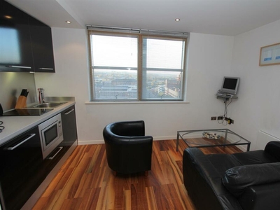 Studio flat for rent in West Point, Wellington Street, LS1