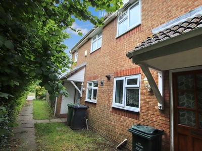 Terraced house to rent in Chatsworth Road, Dartford, Kent DA1
