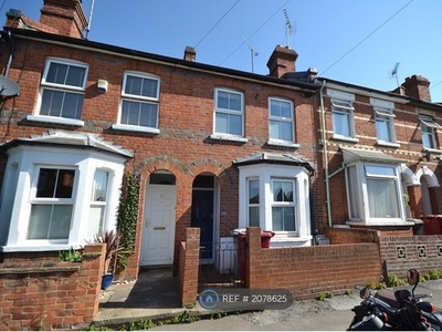 Terraced house to rent in Chester Street, Reading RG4