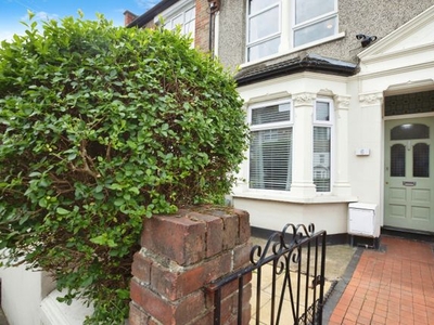 Terraced house to rent in Crumpsall Street, London SE2