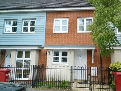 Terraced house to rent in Eltham Avenue, Cippenham, Berkshire SL1