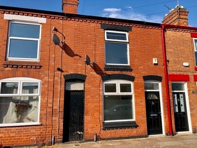 Terraced house to rent in Lothair Road, Leicester LE2