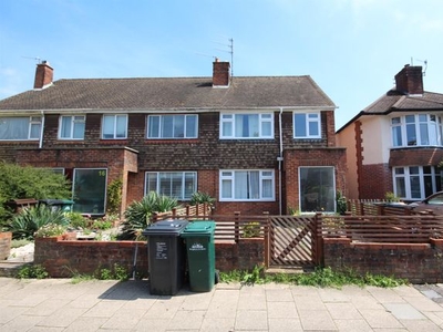 Terraced house to rent in South Street, Portslade, Brighton BN41