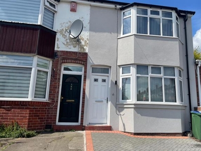 Terraced house to rent in Vicarage Road, West Bromwich, West Midlands B71