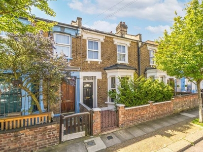 Terraced house to rent in Waldo Road, London NW10