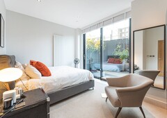 Flat in Centric Close, Camden, NW1