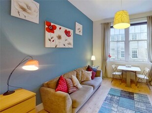 1 bedroom flat for rent in 2F1 Canongate, Edinburgh, EH8