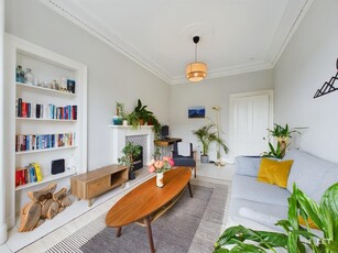 1 bedroom flat for rent in Harrison Gardens, Shandon, Edinburgh, EH11