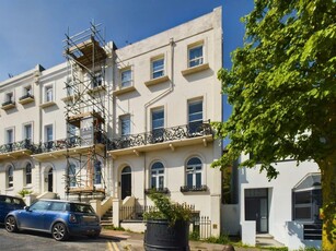 1 bedroom ground floor flat for sale in Roundhill Crescent, Brighton, BN2