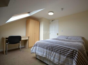 1 bedroom house share for rent in Grange Avenue,RG6 1DJ, University, Reading, RG6