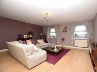 2 bedroom flat for rent in 10285 Wick Road, Bristol, BS4