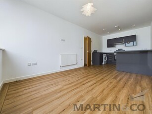2 bedroom flat for rent in Arundel Street, Portsmouth, PO1