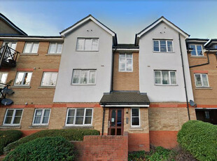 2 bedroom flat for rent in Charles Street, Greenhithe, DA9