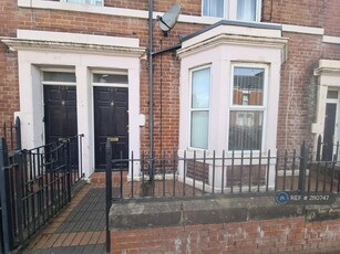 2 bedroom flat for rent in Fenham, Newcastle Upon Tyne, NE4