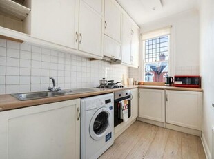 2 Bedroom Flat For Rent In Furzedown, London
