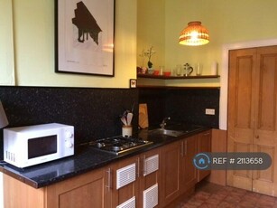 2 bedroom flat for rent in Marchmont Road, Edinburgh, EH9