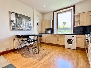 2 bedroom flat for rent in Morningside Road, Morningside, Edinburgh, EH10