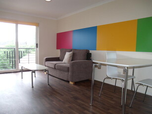 2 bedroom flat for rent in Otago Street, Hillhead, G12